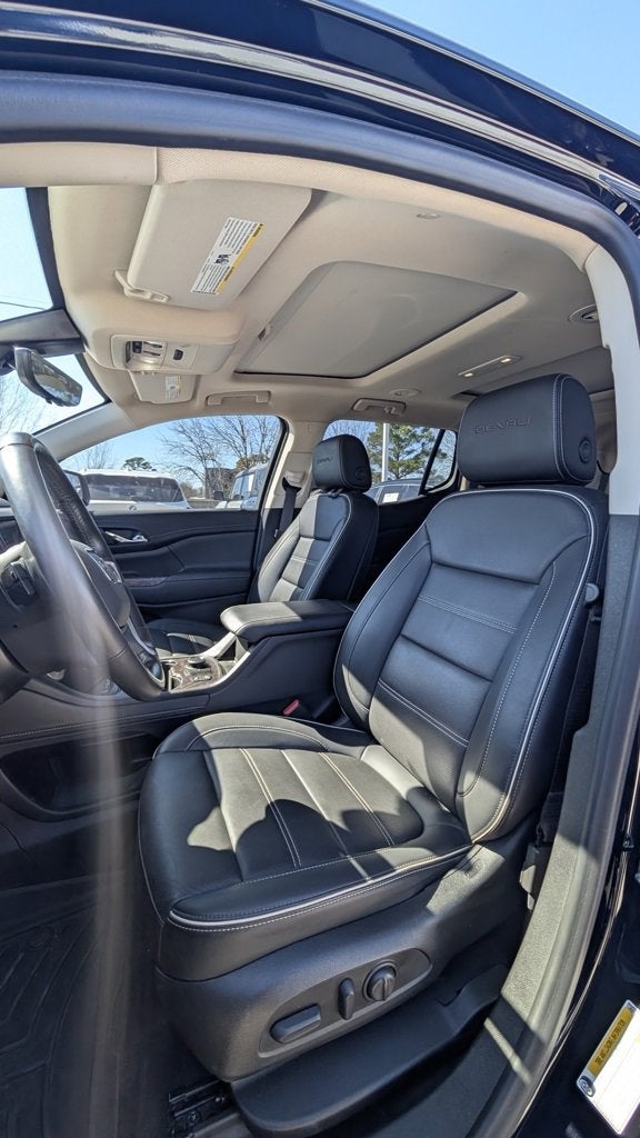 2022 GMC Acadia Denali