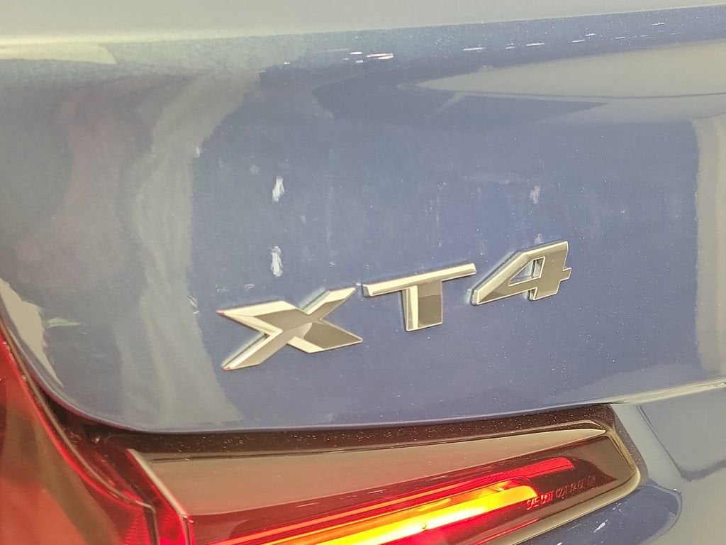2024 Cadillac XT4 Luxury