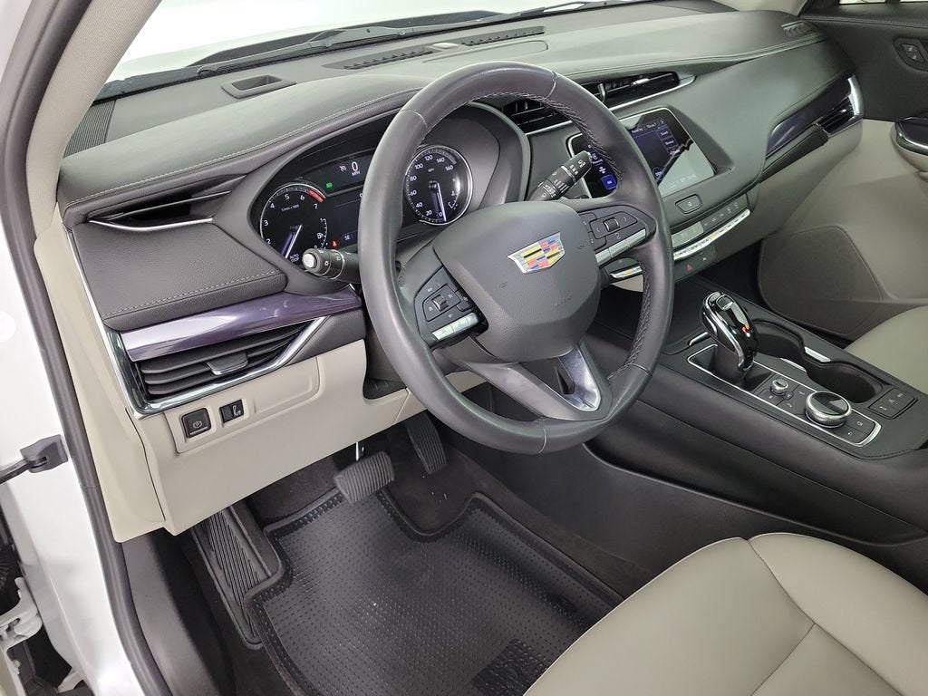 2023 Cadillac XT4 Luxury