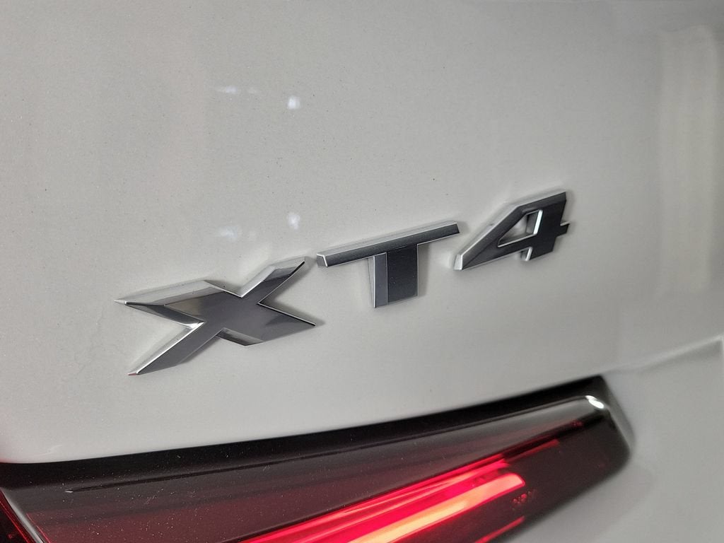 2023 Cadillac XT4 Luxury
