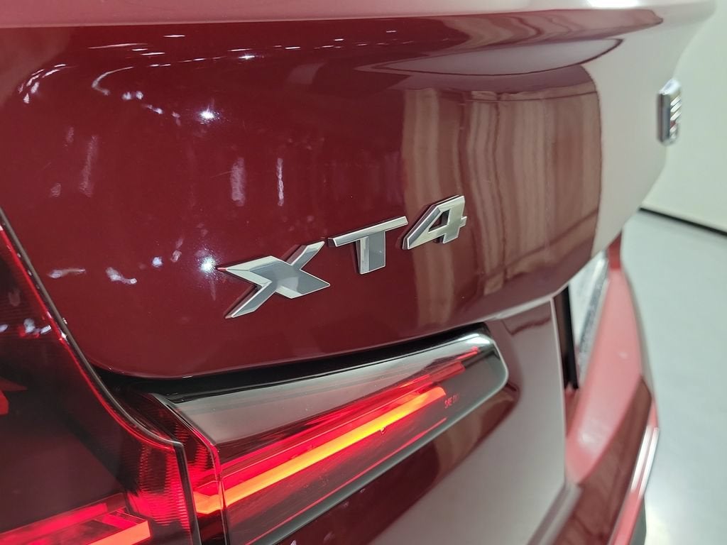 2023 Cadillac XT4 Luxury