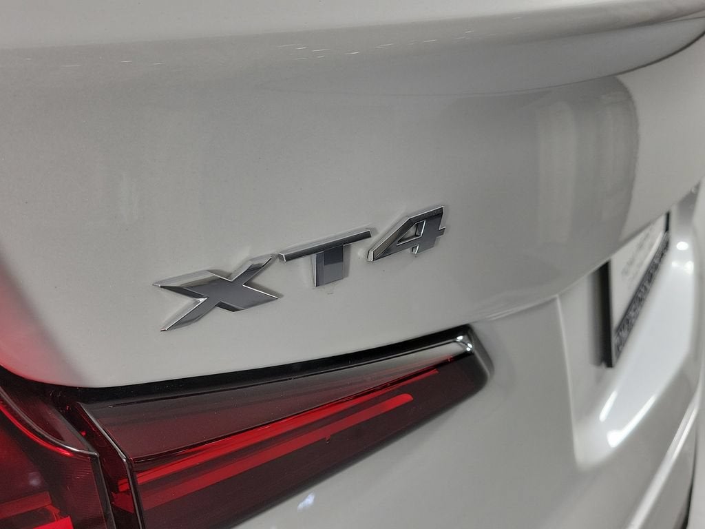 2024 Cadillac XT4 Luxury
