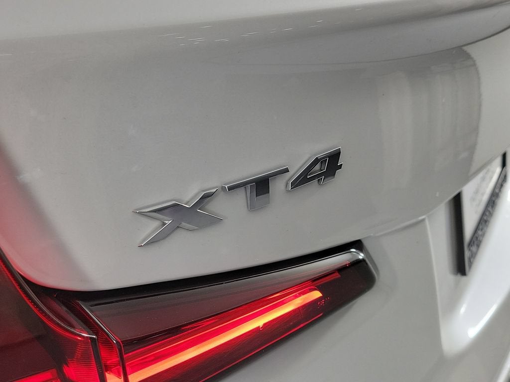2023 Cadillac XT4 Luxury