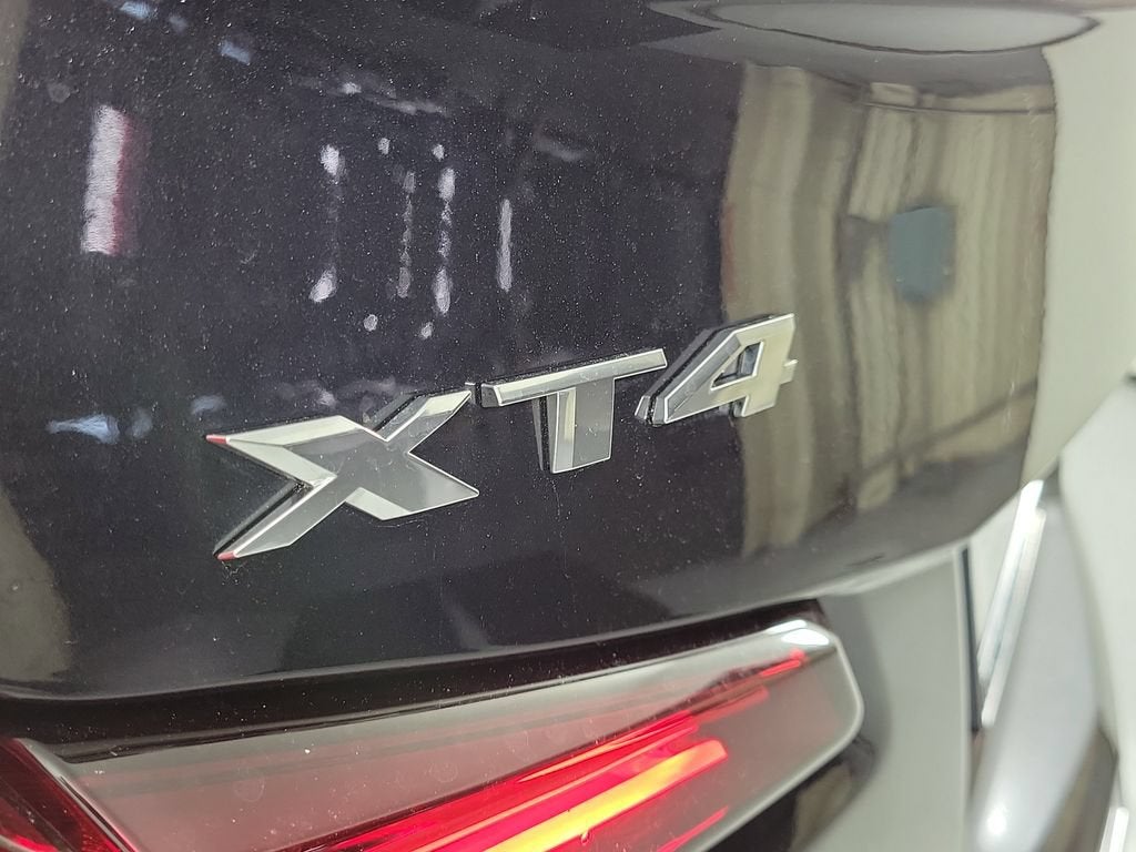 2023 Cadillac XT4 Luxury