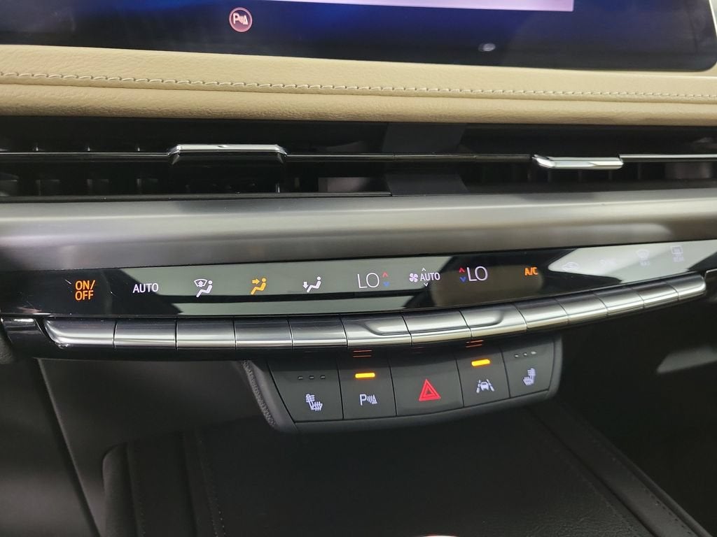2024 Cadillac XT4 Luxury