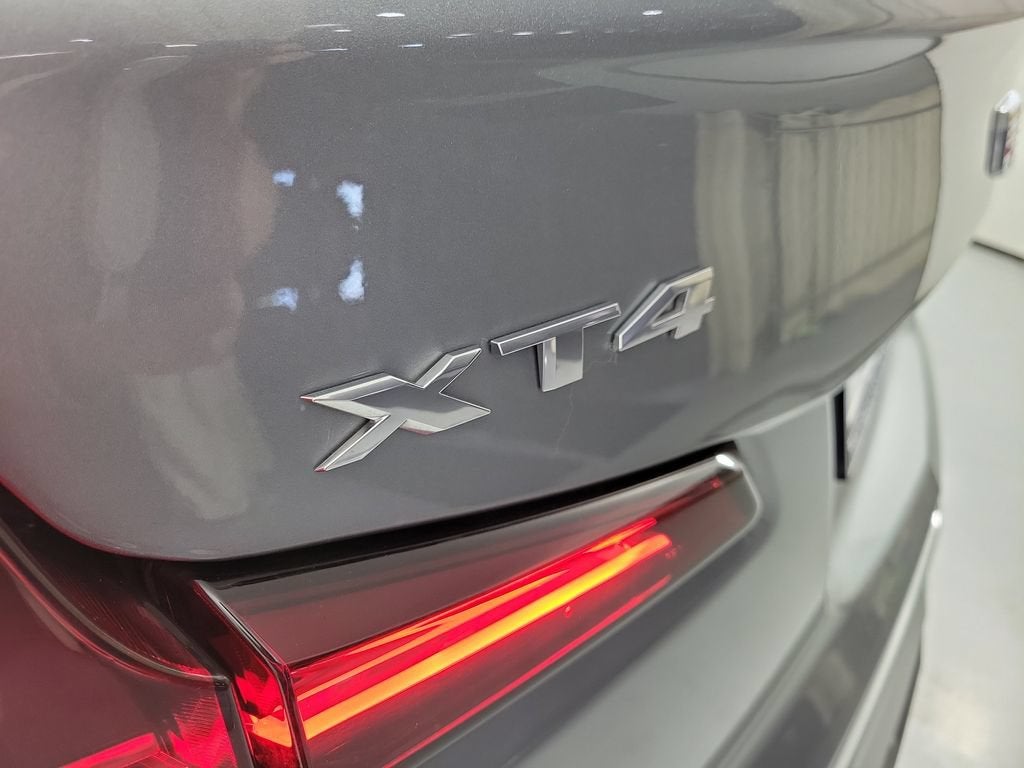 2024 Cadillac XT4 Luxury