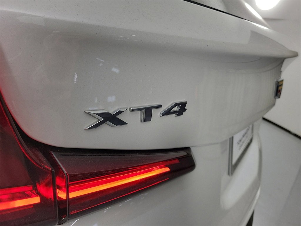 2023 Cadillac XT4 Luxury