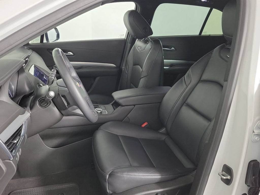 2023 Cadillac XT4 FWD Premium Luxury