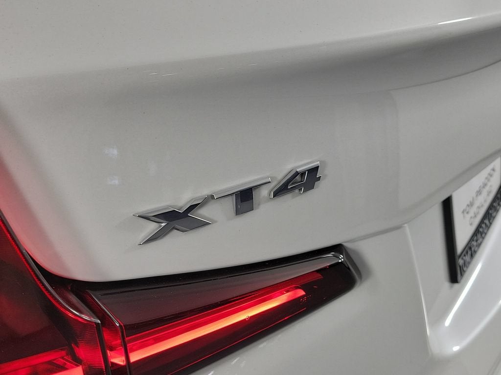 2023 Cadillac XT4 FWD Premium Luxury