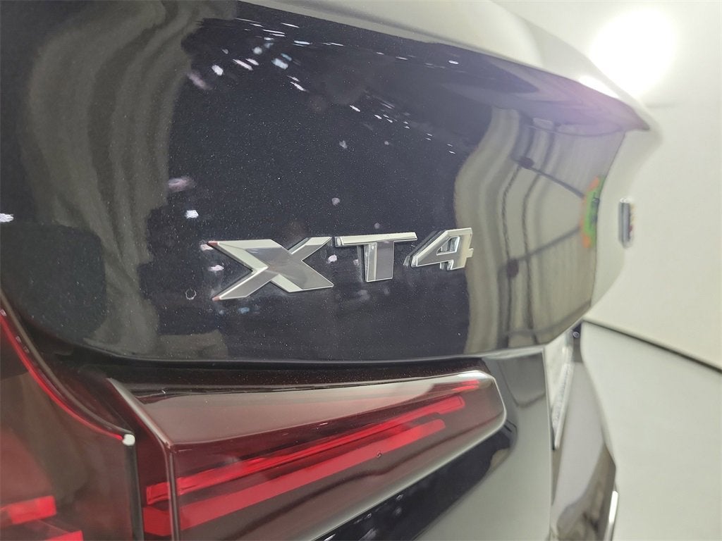 2023 Cadillac XT4 Premium Luxury