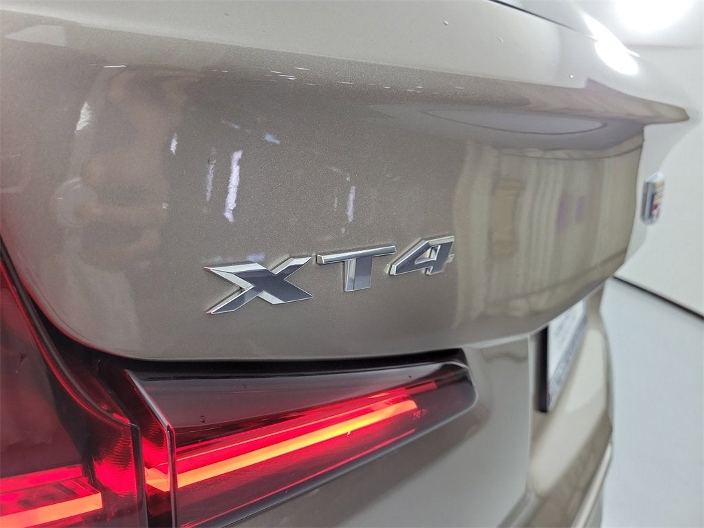2025 Cadillac XT4 Premium Luxury