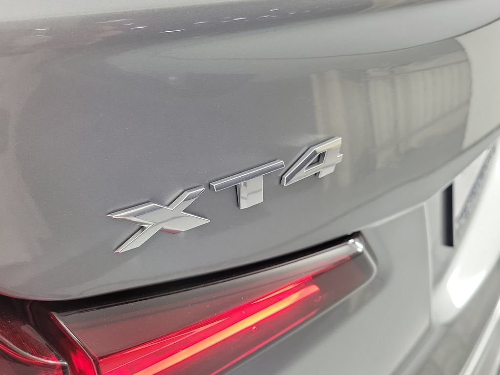 2025 Cadillac XT4 Premium Luxury