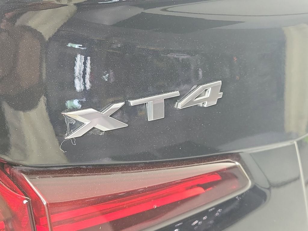 2021 Cadillac XT4 Premium Luxury