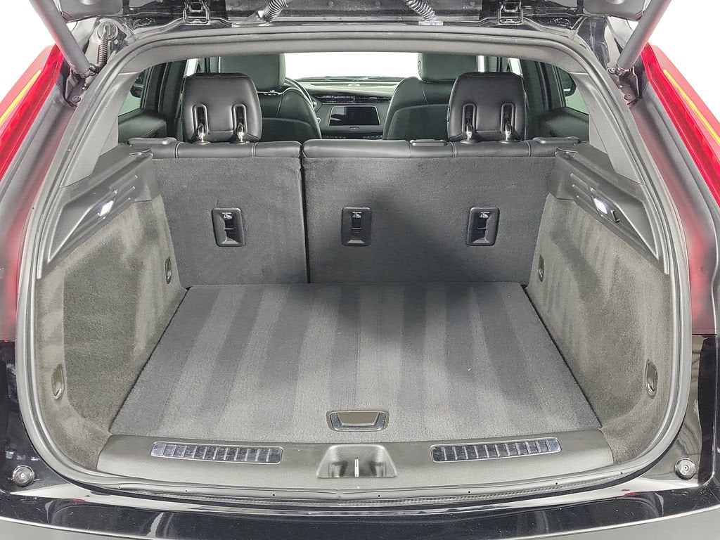 2023 Cadillac XT4 AWD Premium Luxury