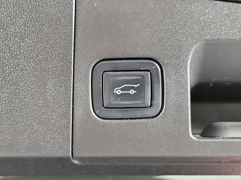2023 Cadillac XT4 AWD Premium Luxury