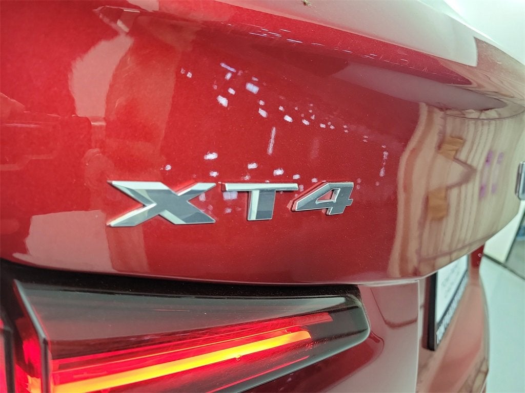 2024 Cadillac XT4 Premium Luxury