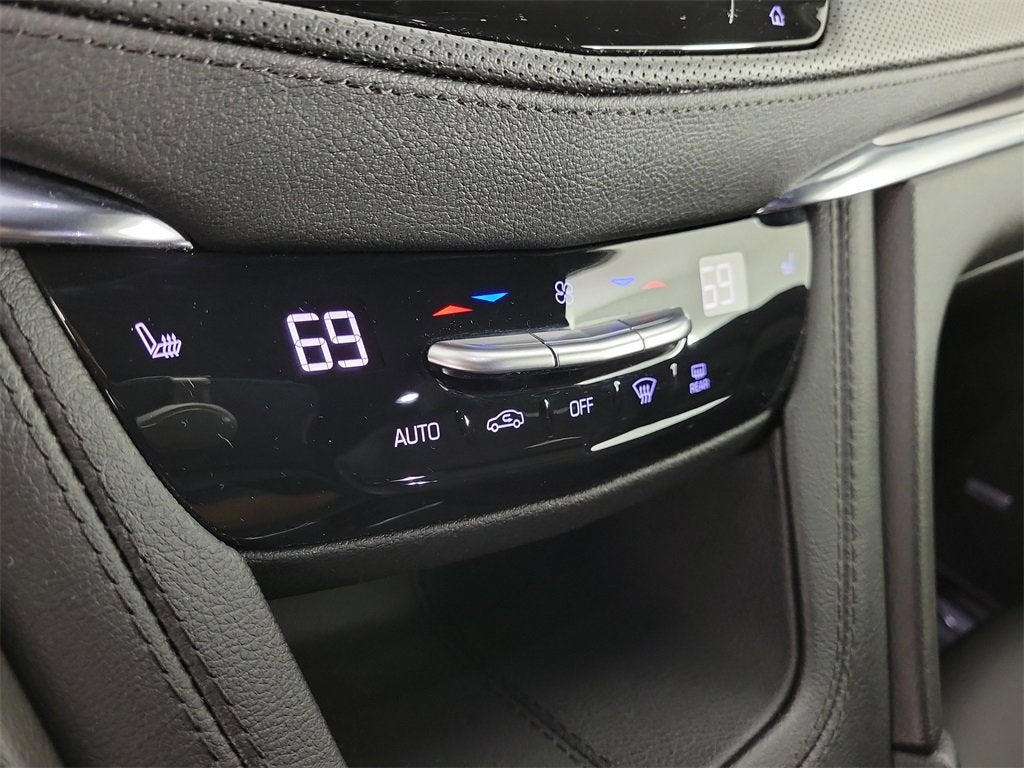 2023 Cadillac XT5 Luxury