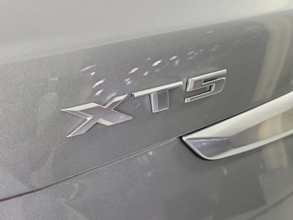 2024 Cadillac XT5 Luxury