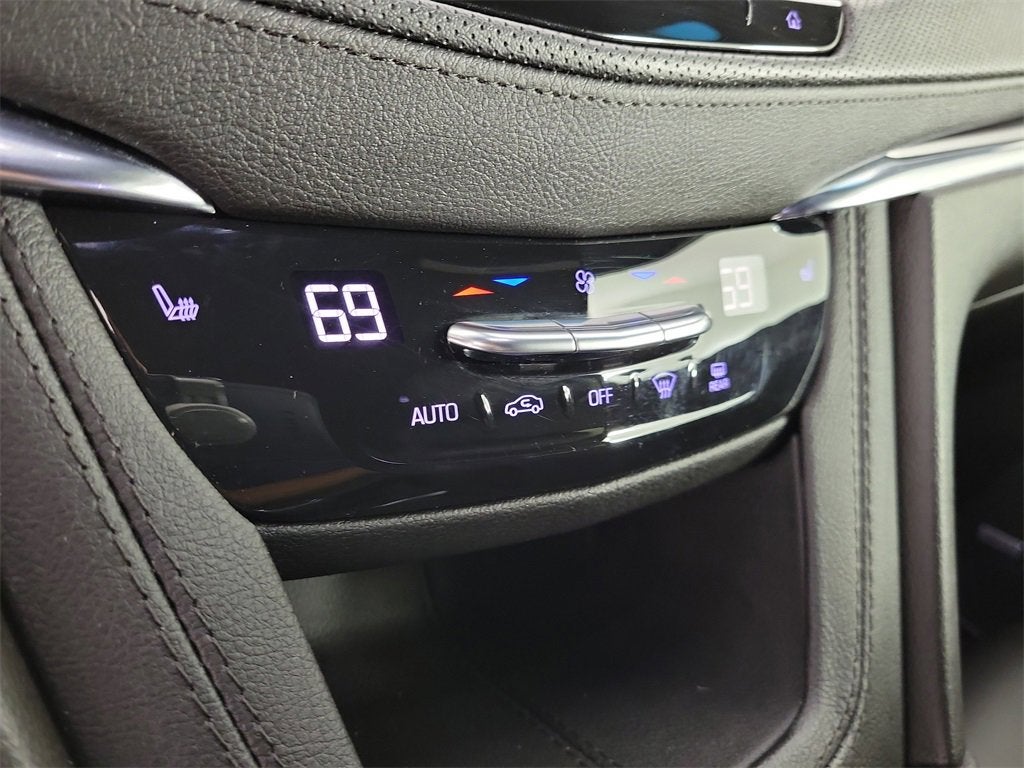 2023 Cadillac XT5 Luxury