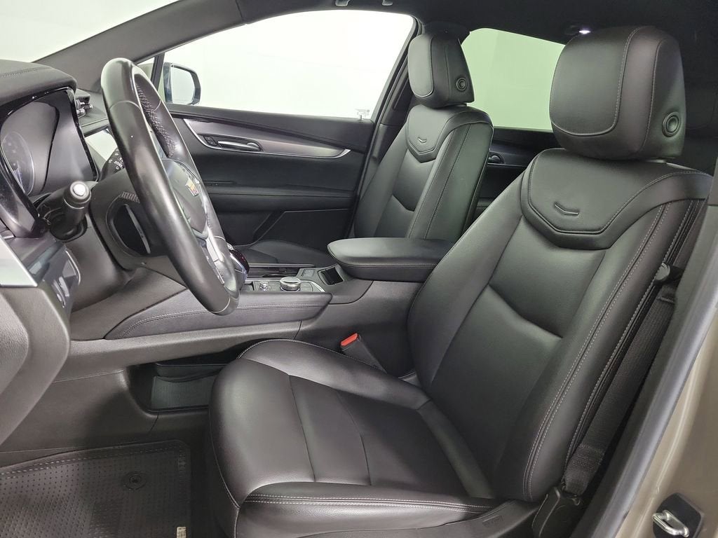 2023 Cadillac XT5 Luxury
