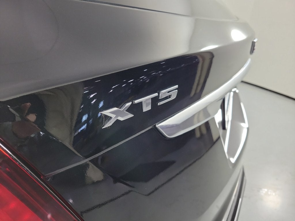 2023 Cadillac XT5 FWD Premium Luxury