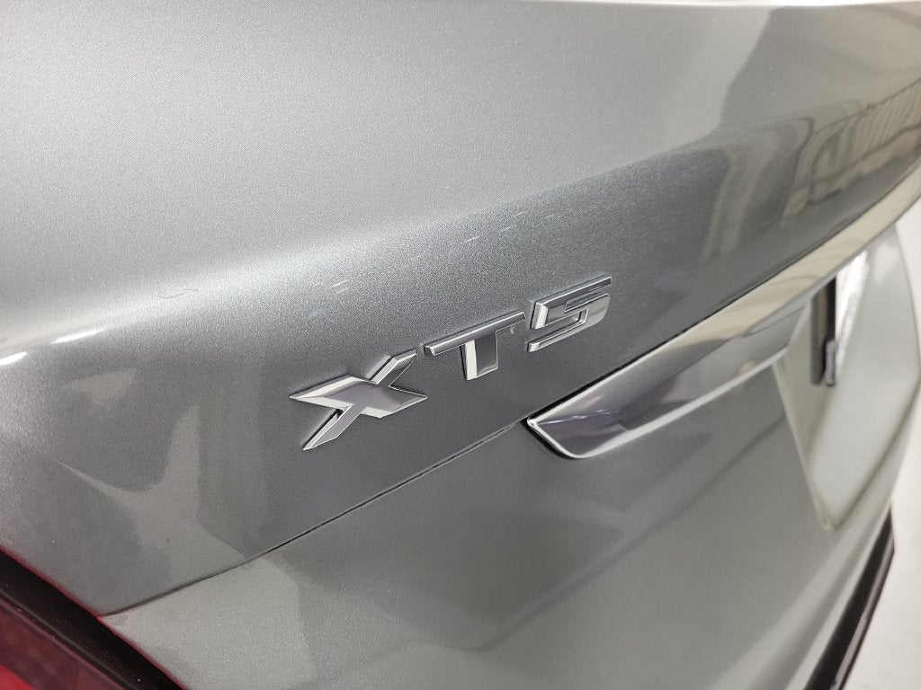 2023 Cadillac XT5 FWD Premium Luxury