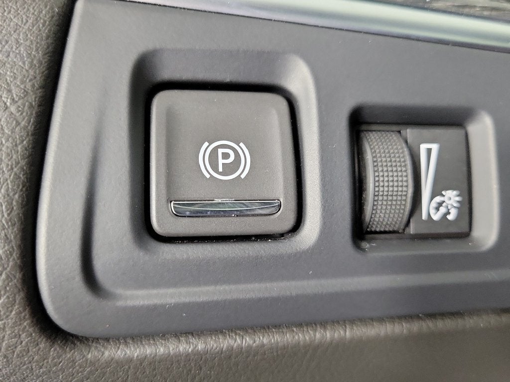 2023 Cadillac XT5 FWD Premium Luxury