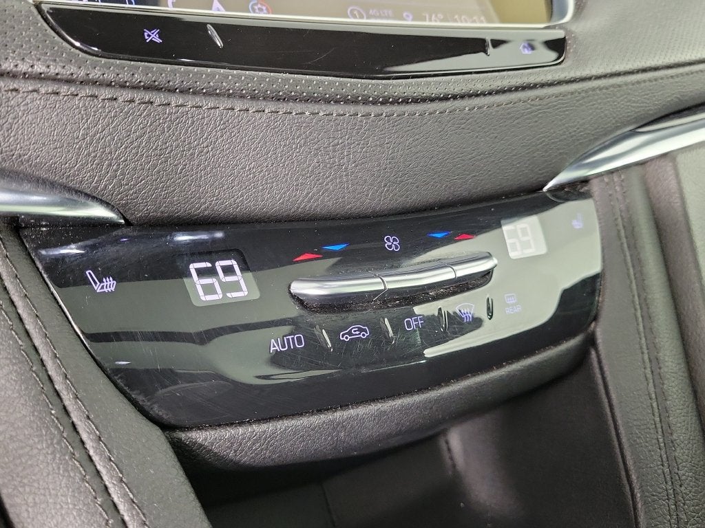2023 Cadillac XT5 FWD Premium Luxury