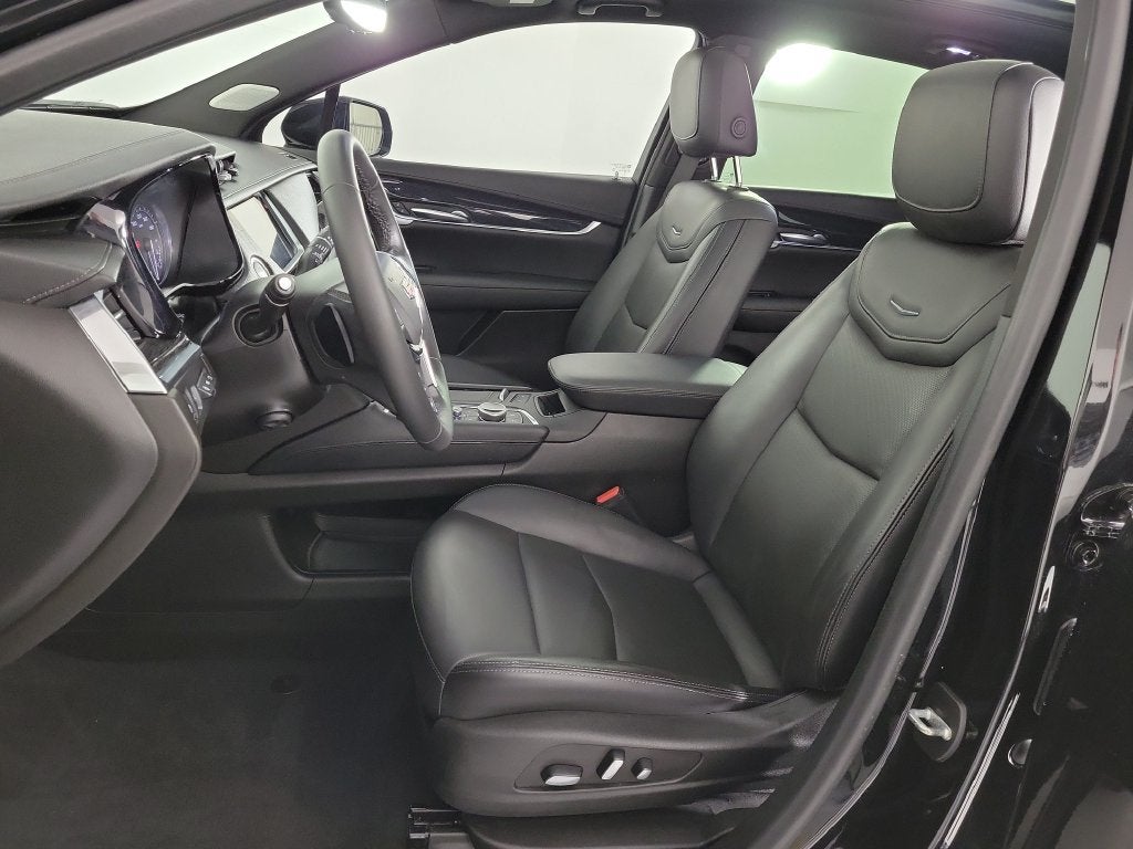 2023 Cadillac XT5 FWD Premium Luxury