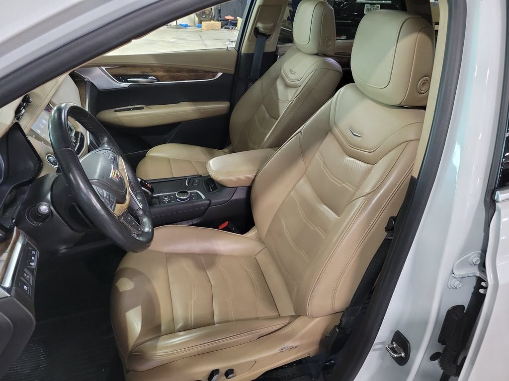2022 Cadillac XT5 Premium Luxury