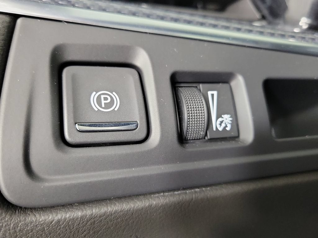 2025 Cadillac XT5 Sport