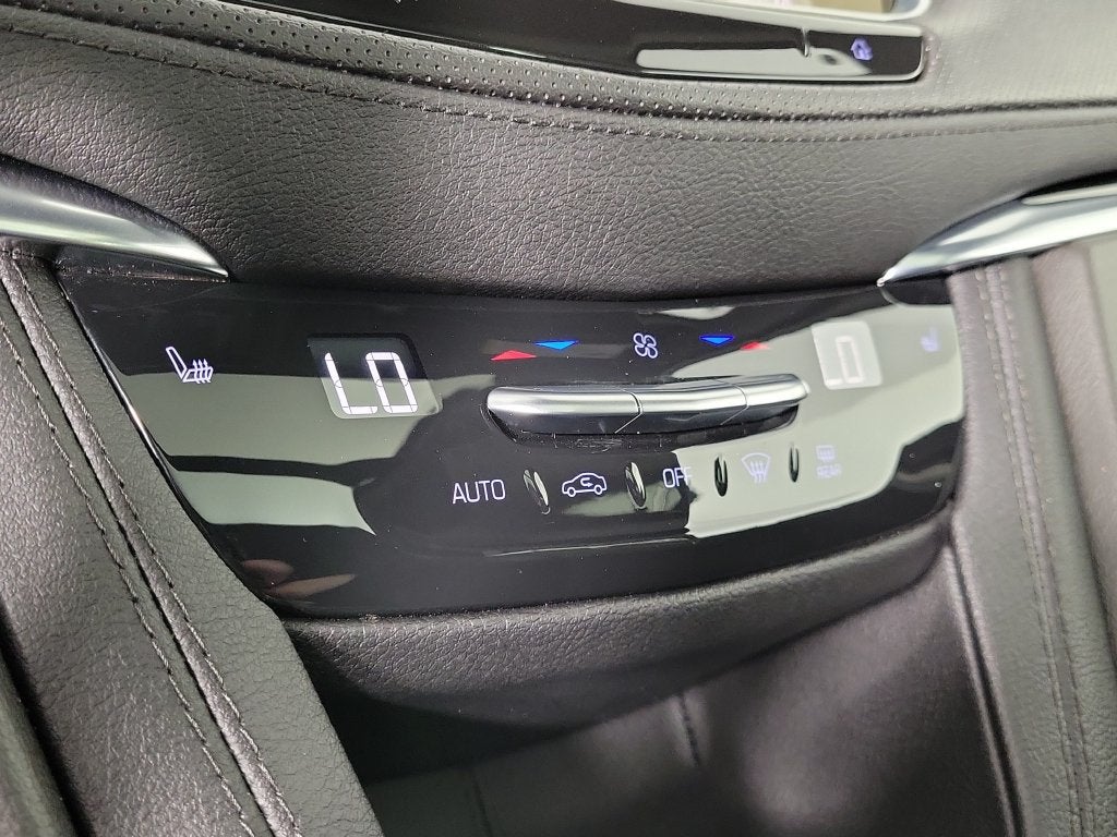2024 Cadillac XT6 Luxury