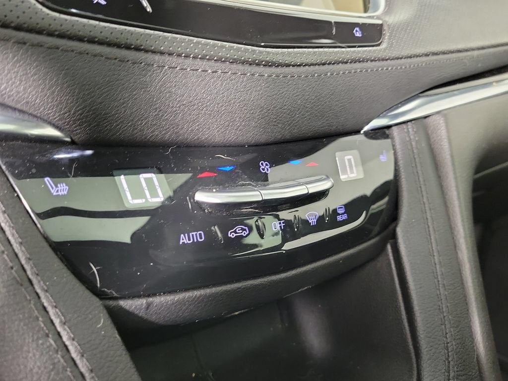 2023 Cadillac XT6 Luxury