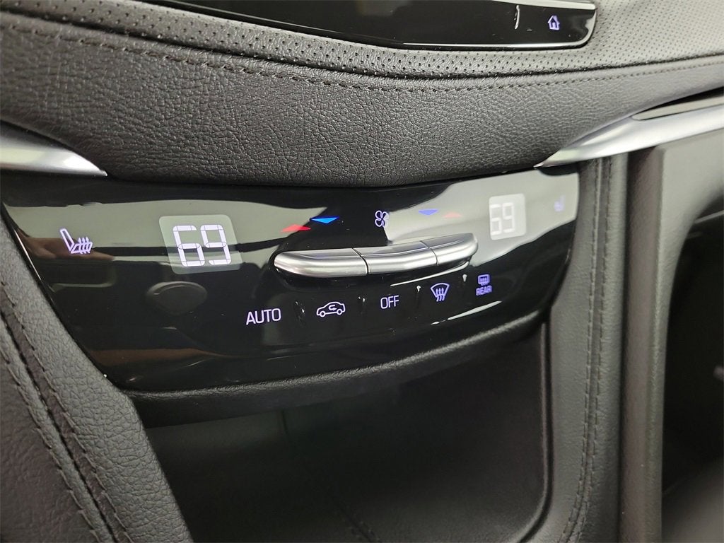 2024 Cadillac XT6 Luxury