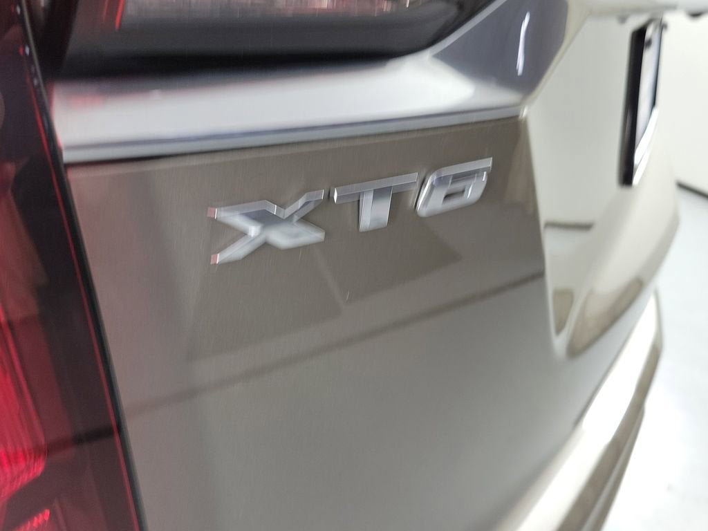 2023 Cadillac XT6 Luxury