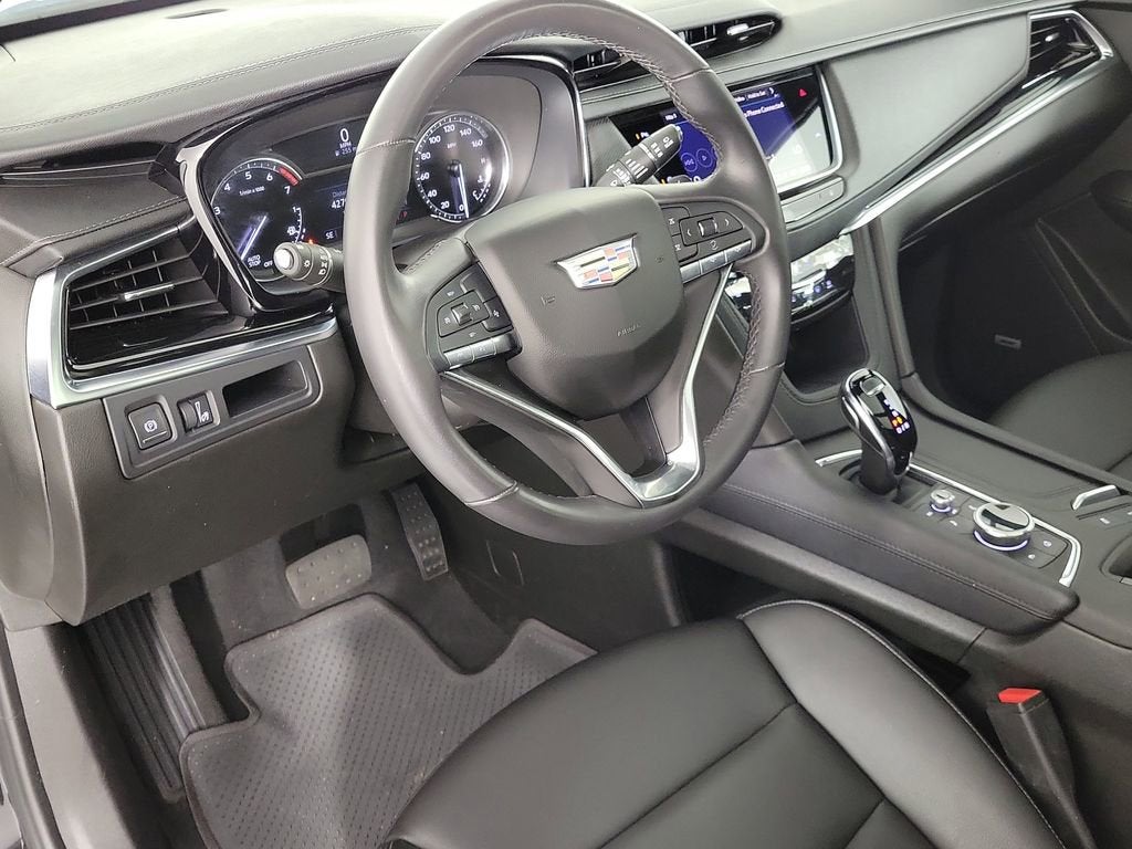 2025 Cadillac XT6 Luxury