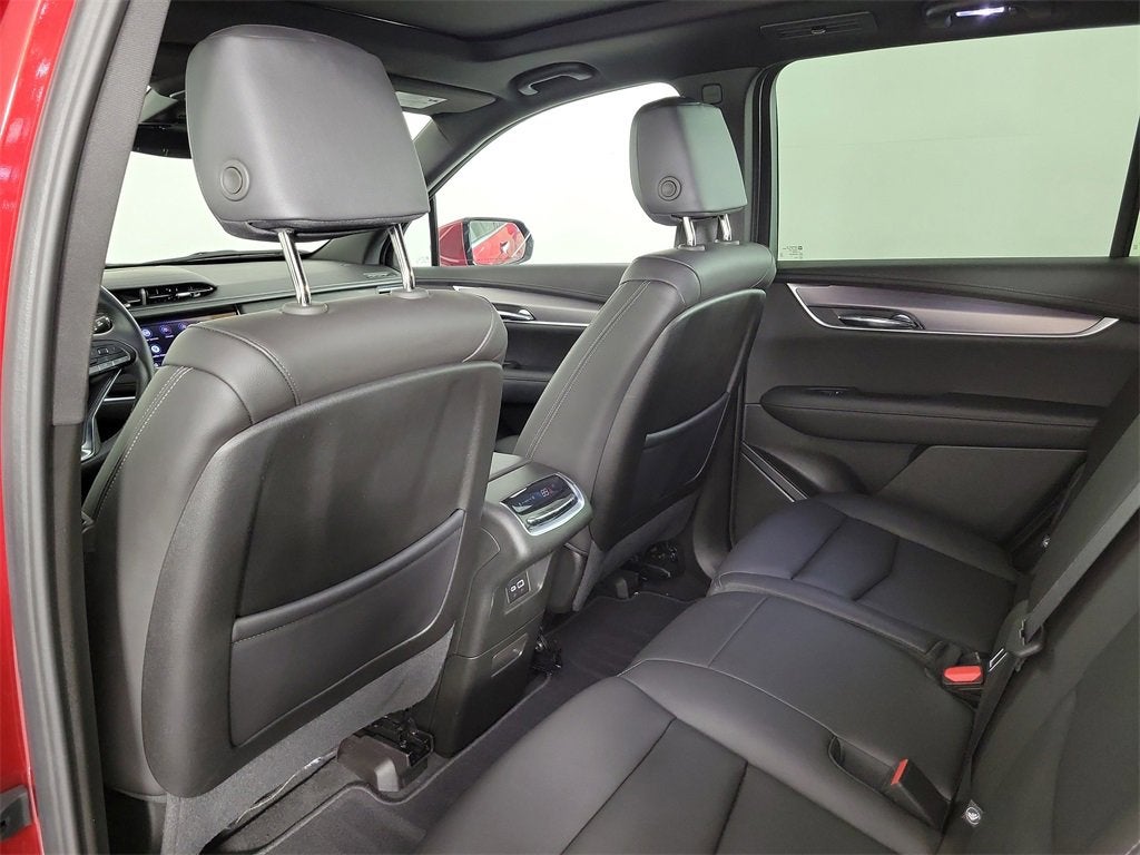 2025 Cadillac XT6 Luxury