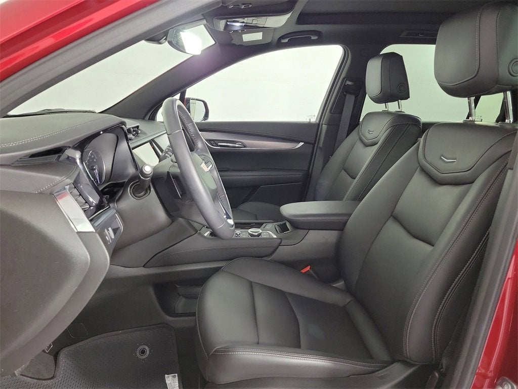 2025 Cadillac XT6 Luxury