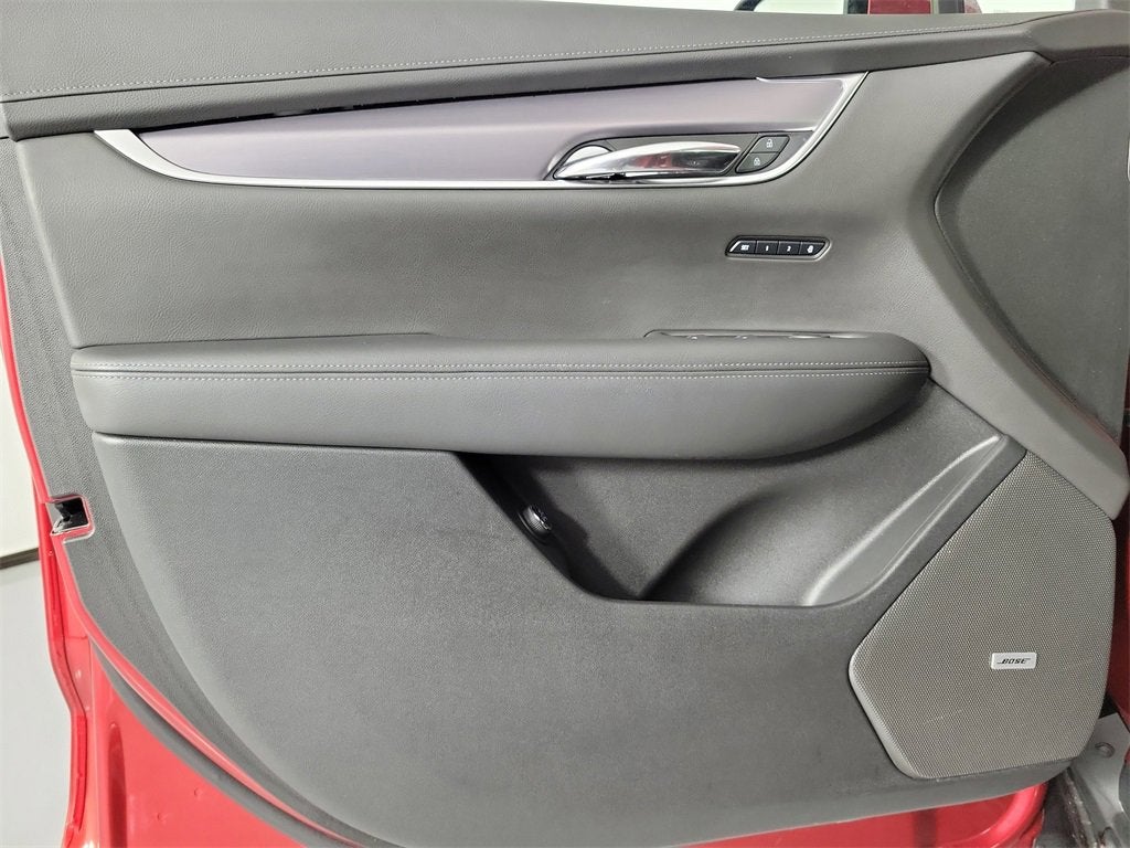 2025 Cadillac XT6 Luxury