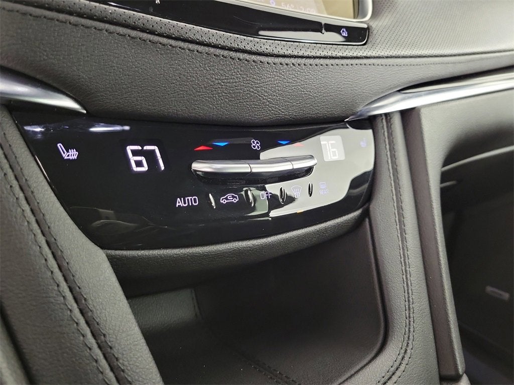 2025 Cadillac XT6 Luxury