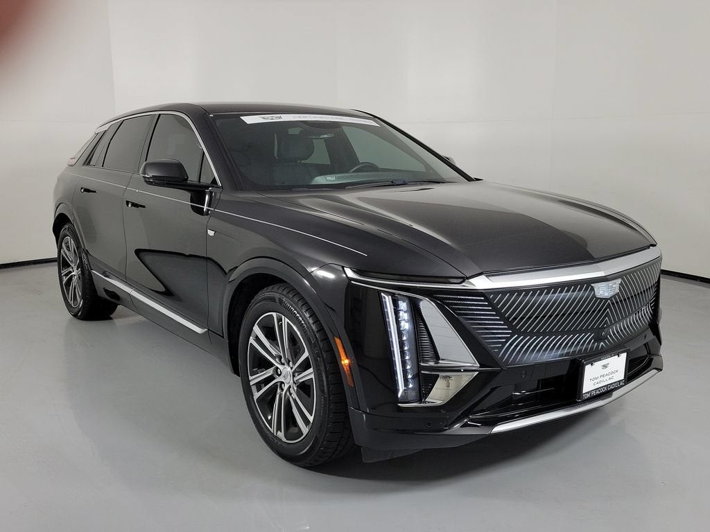 2024 Cadillac LYRIQ Luxury 2