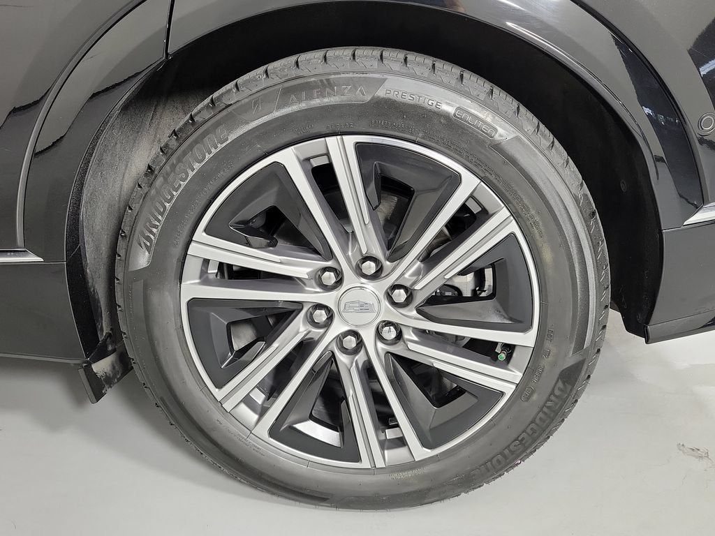 2024 Cadillac LYRIQ Luxury 2