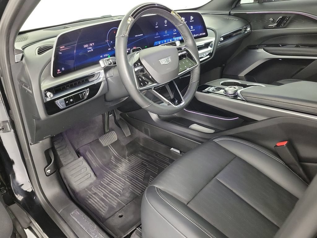 2024 Cadillac LYRIQ Luxury 2