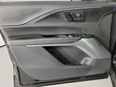 2024 Cadillac LYRIQ Luxury 2