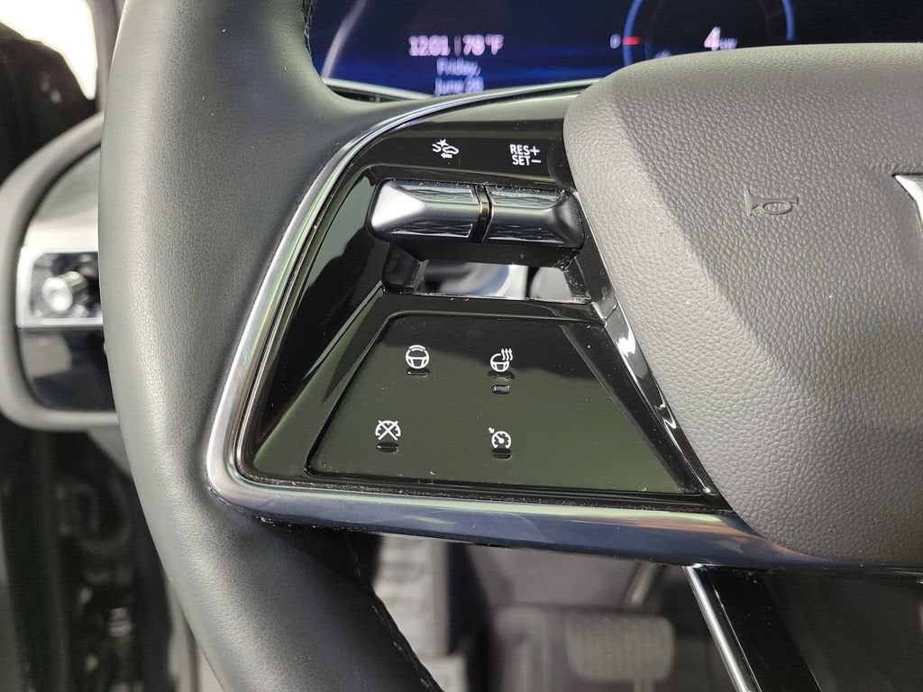 2024 Cadillac LYRIQ Luxury 2