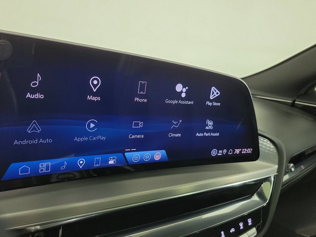 2024 Cadillac LYRIQ Luxury 2