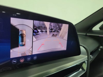 2024 Cadillac LYRIQ Luxury 2