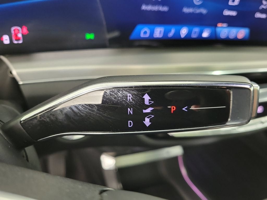 2024 Cadillac LYRIQ Luxury 2