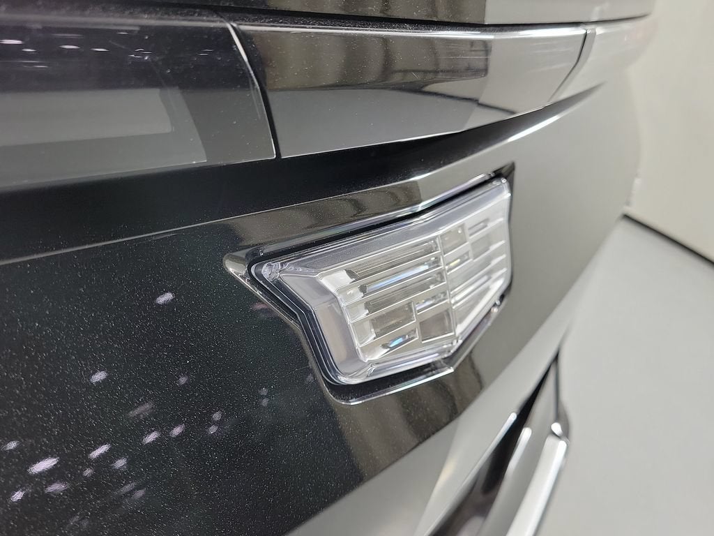 2024 Cadillac LYRIQ Luxury 2