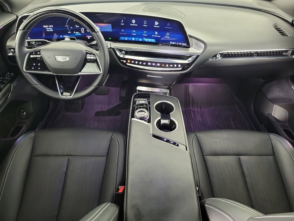 2024 Cadillac LYRIQ Luxury 2